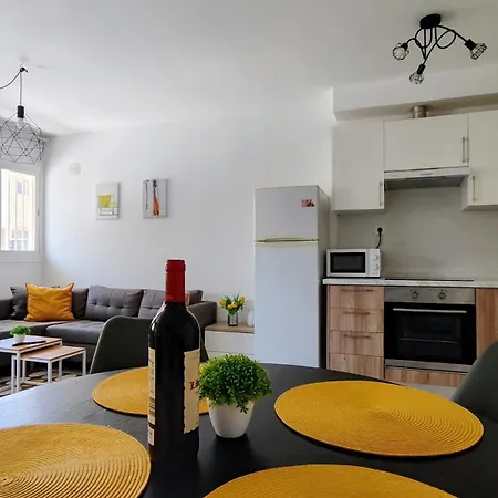 شقة Fabelo Apartment,