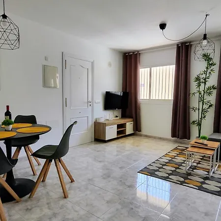 Fabelo Apartment, Apartment *
